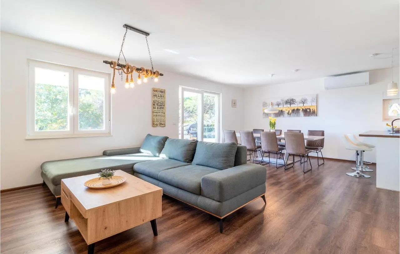 Gorgeous Home In Medulin With Wifi Holiday home