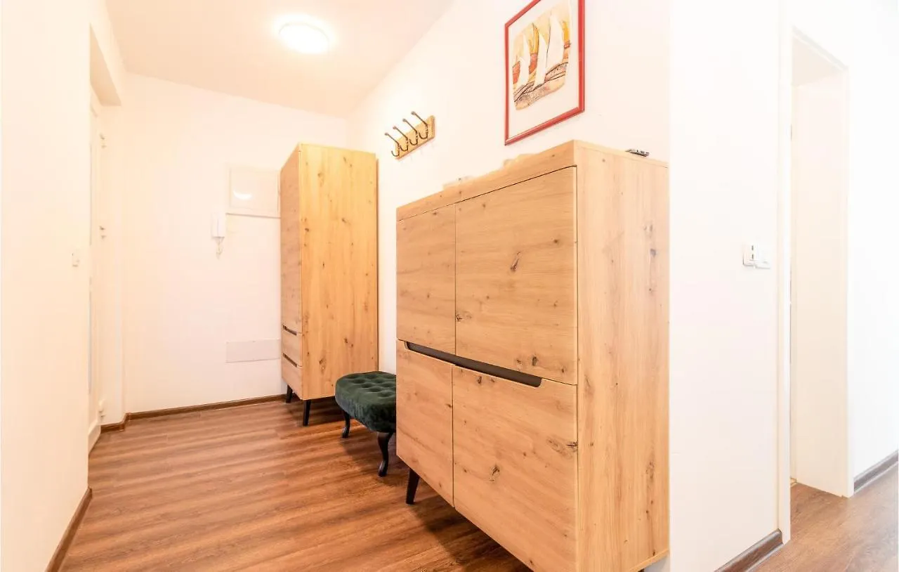 Gorgeous Home In Medulin With Wifi