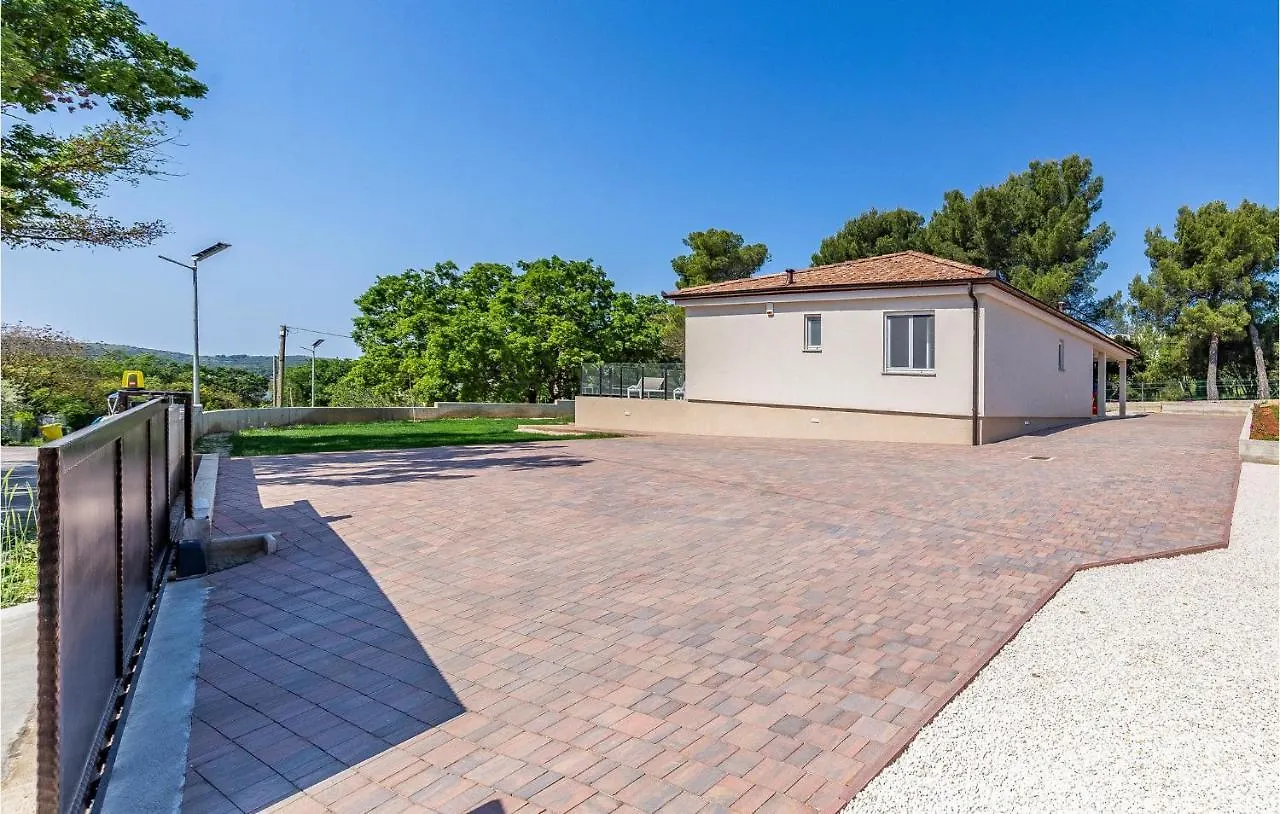 Gorgeous Home In Medulin With Wifi Croatia