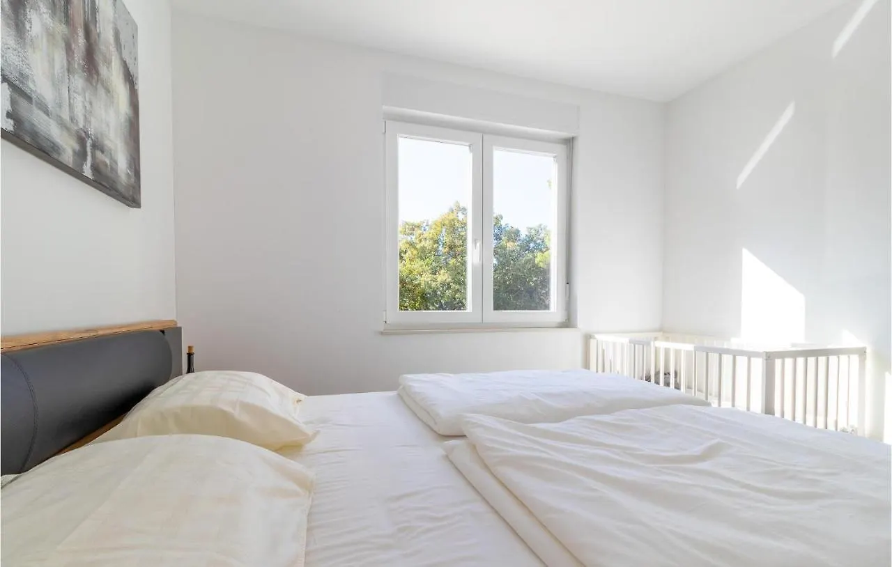 Gorgeous Home In Medulin With Wifi